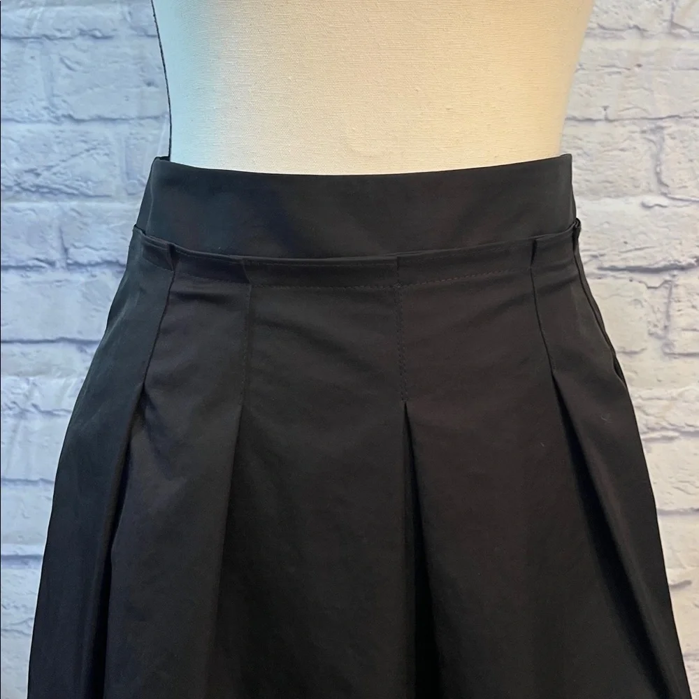 Nanette Lepore Lightly Pleated Skirt Black Lined Size 8